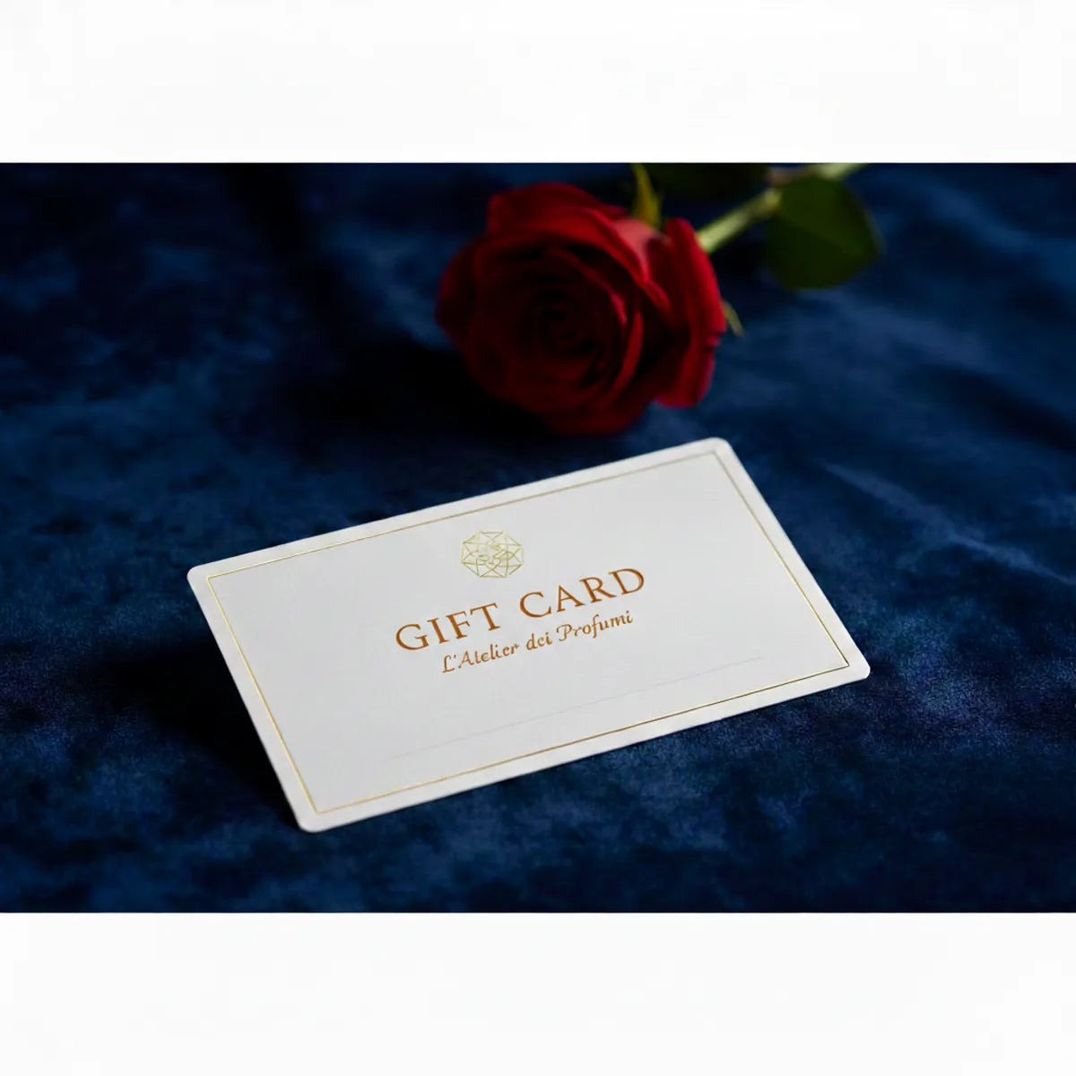 Buono regalo L'Atelier dei Profumi - Rivenditore Autorizzato profumi di nicchia - Gift Card elegante con dettagli arancio bruciato