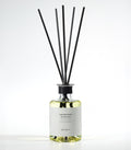 Scopri a Teramo da L'Atelier dei Profumi il diffusore Laboratorio Olfattivo: un'esplosione di Arancio, Mandarino e Gelsomino. Porta il sole in casa tua!