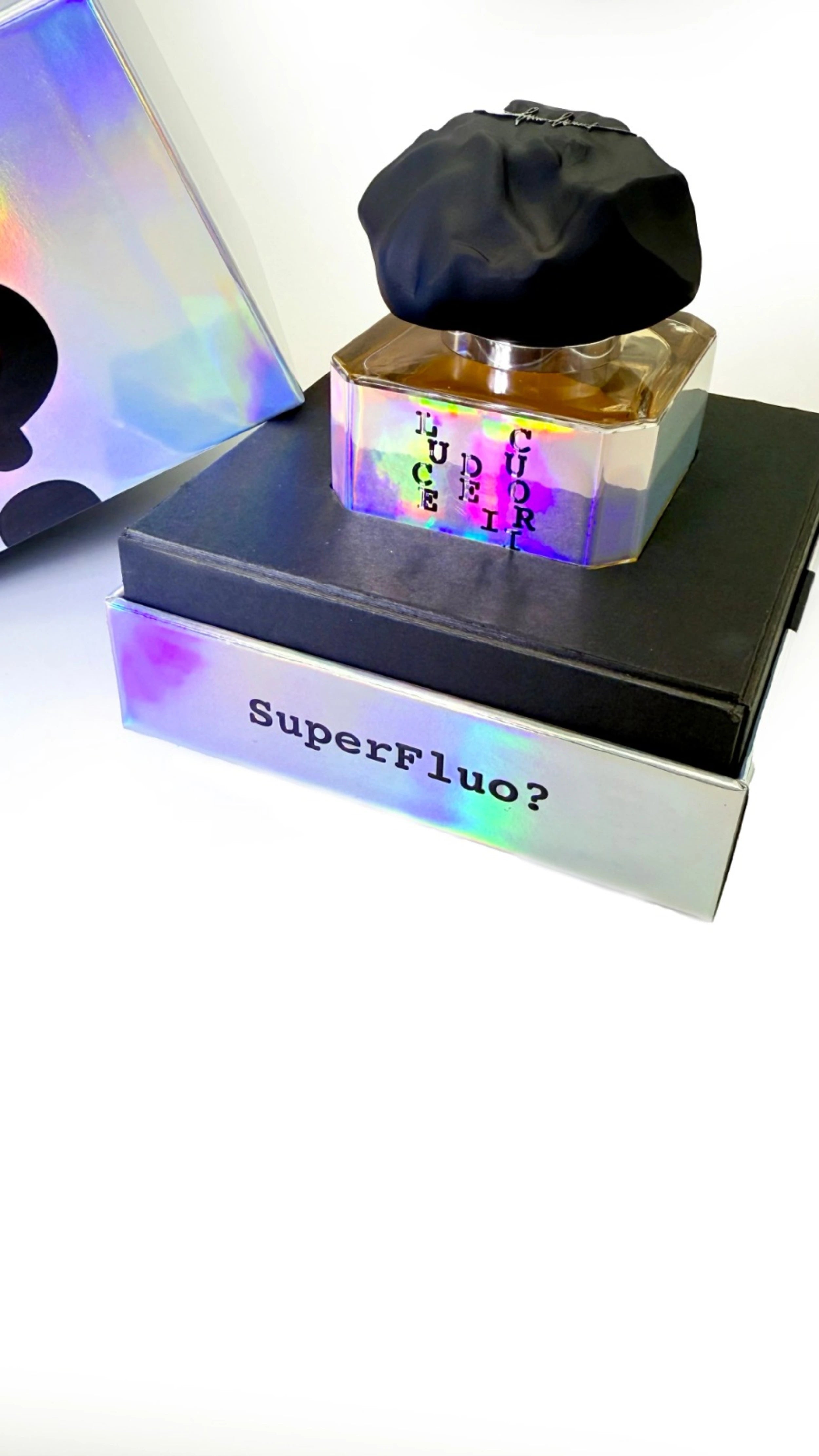 Packaging originale di Luce dei Cuori Filippo Sorcinelli. Un'esperienza sensoriale illuminante acquistabile online con spedizione rapida.