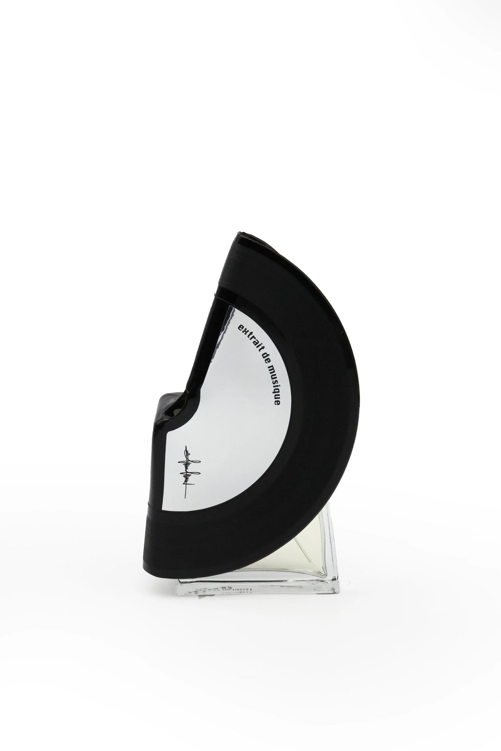 Foto frontale del flacone d'arte del profumo ORGAN #3 di Filippo Sorcinelli Extrait de Parfum, con packaging iconico su sfondo neutro ed elegante. | L'Atelier Dei Profumi