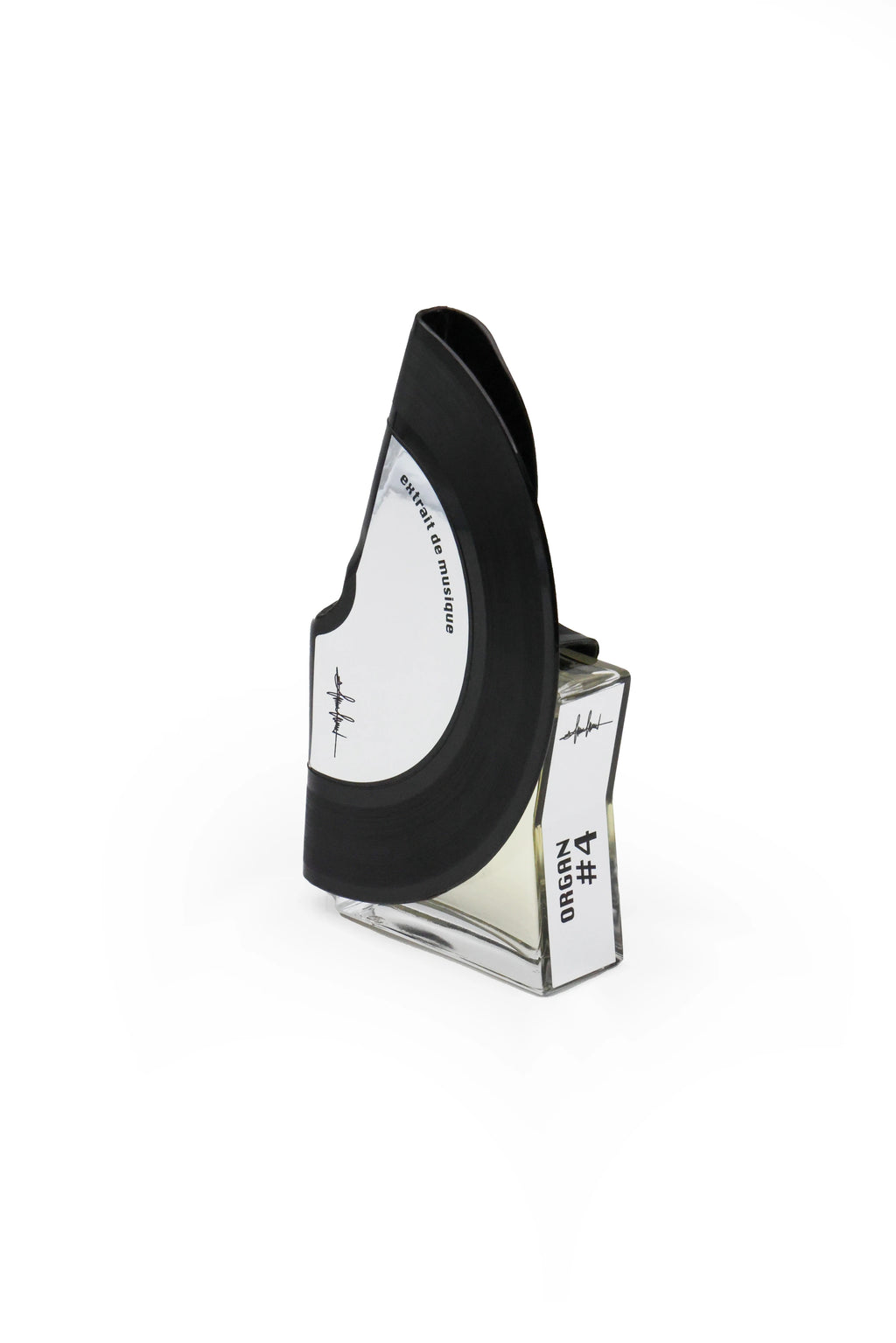 Dettaglio del profumo di nicchia ORGAN #4 di Filippo Sorcinelli con flacone e scatola dal packaging artistico, vista da un'altra angolazione. | L'Atelier Dei Profumi