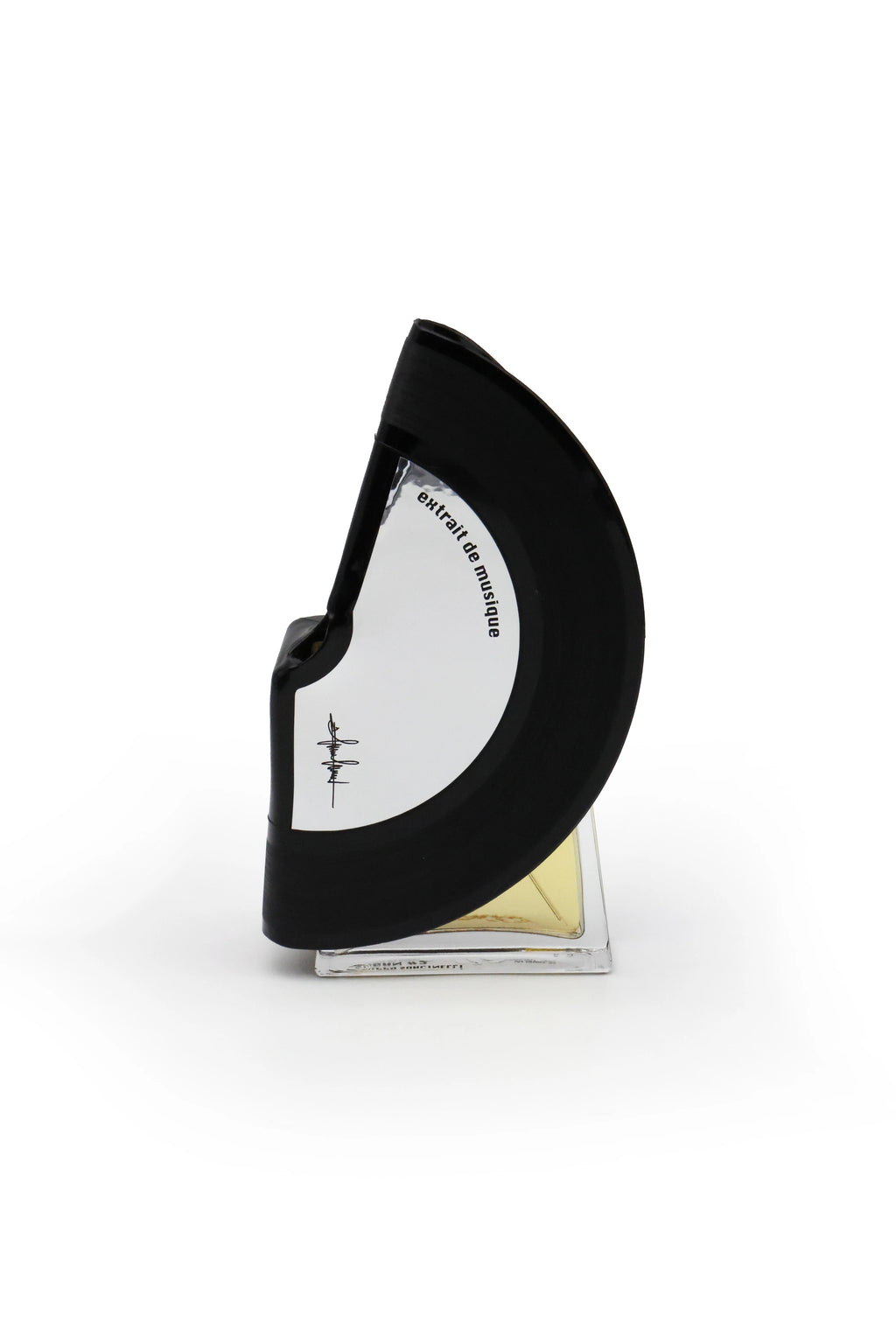 Foto frontale del flacone d'arte del profumo ORGAN #2 di Filippo Sorcinelli Extrait de Parfum, con packaging iconico su sfondo neutro ed elegante. | L'Atelier Dei Profumi