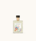 Flacone Di Diffusore Per Ambienti Fragonard Menthe Basilic 200 Ml Con Bastoncini Su Sfondo Chiaro.