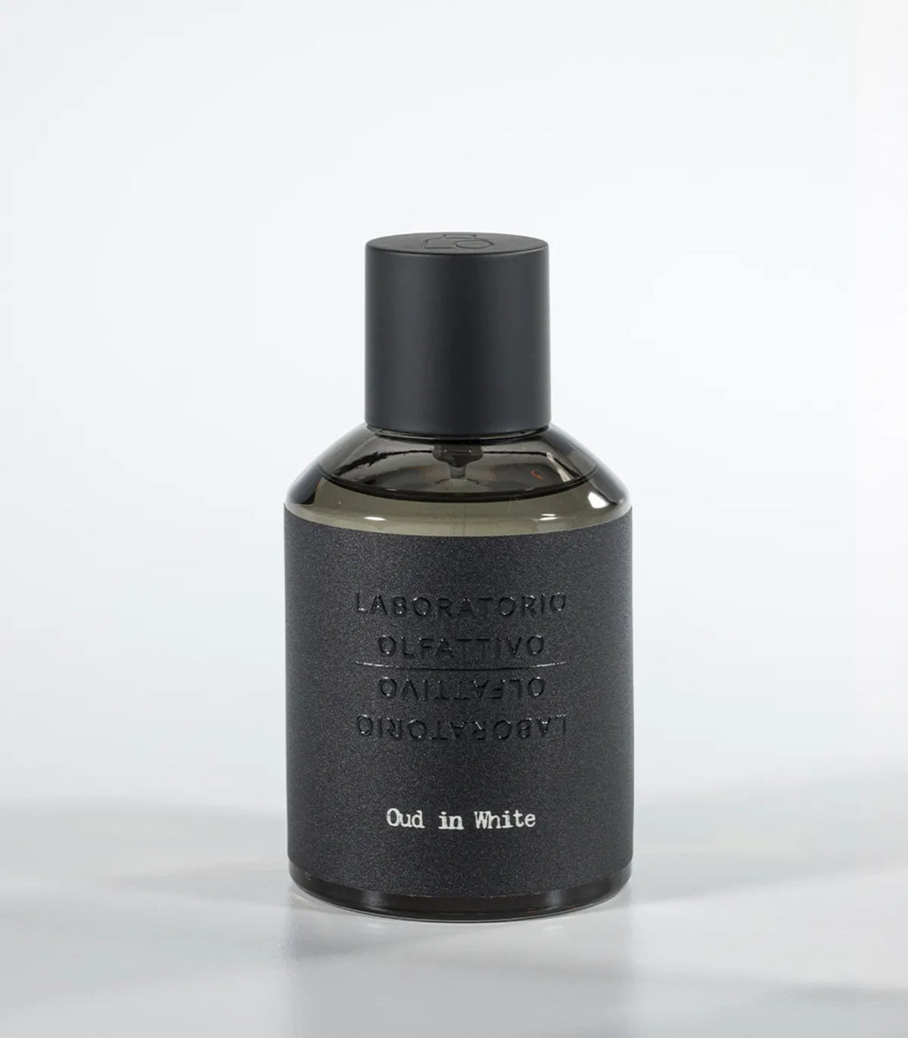 Dettaglio flacone Oud In White di Laboratorio Olfattivo: essenza raffinata - Boutique Teramo
