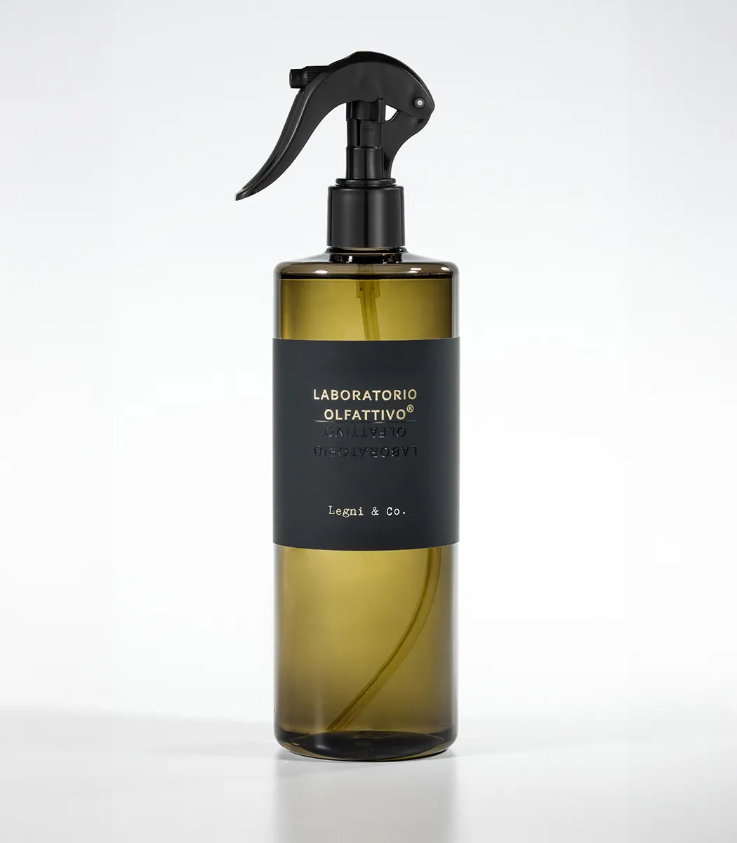 Laboratorio Olfattivo Spray Ambiente Legni & Co: profumatore per ambienti dalle note legnose - L'Atelier dei Profumi