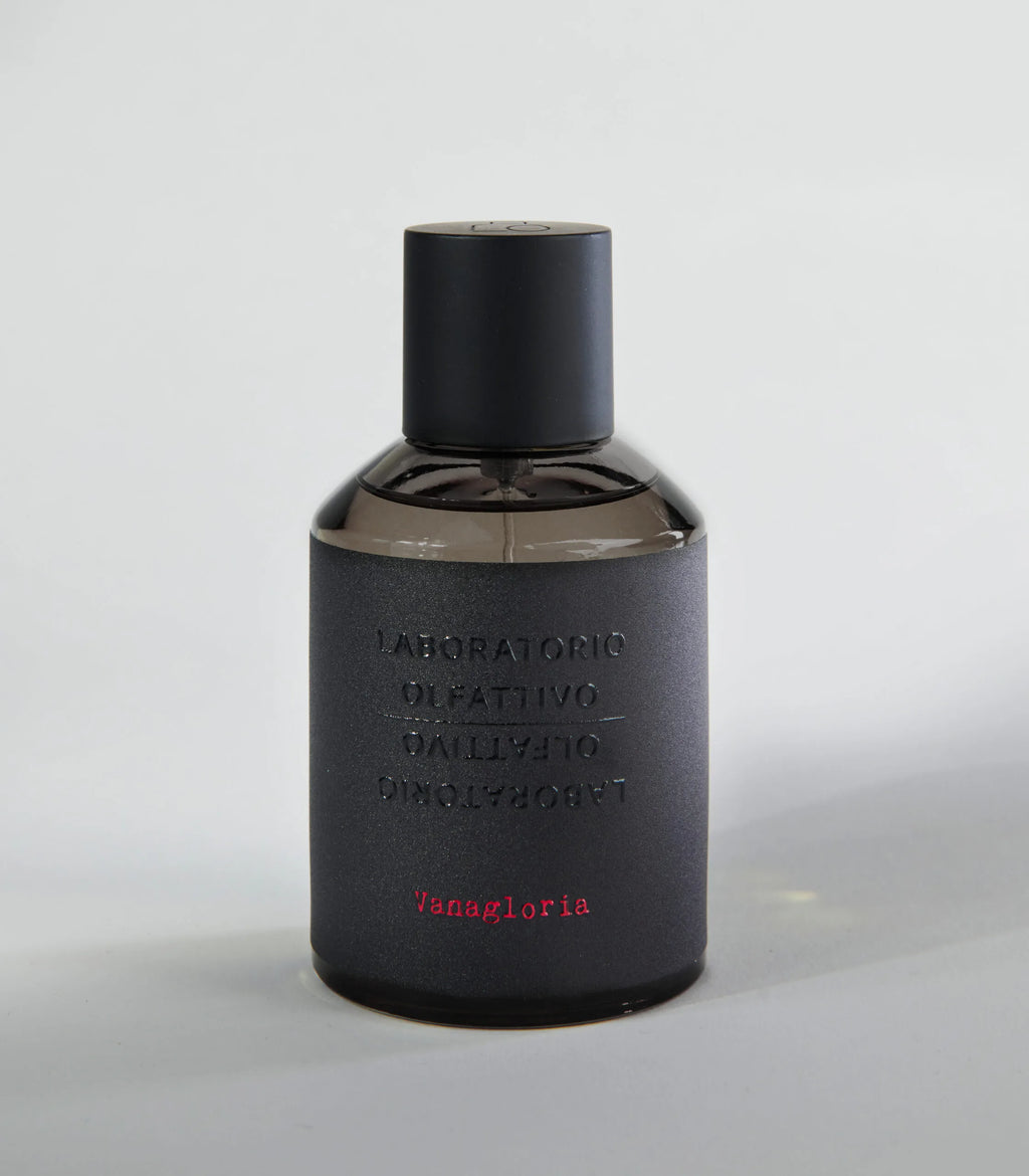 Flacone di profumo Vanagloria Laboratorio Olfattivo Parfum Intense, design minimale ed elegante | L'Atelier dei Profumi