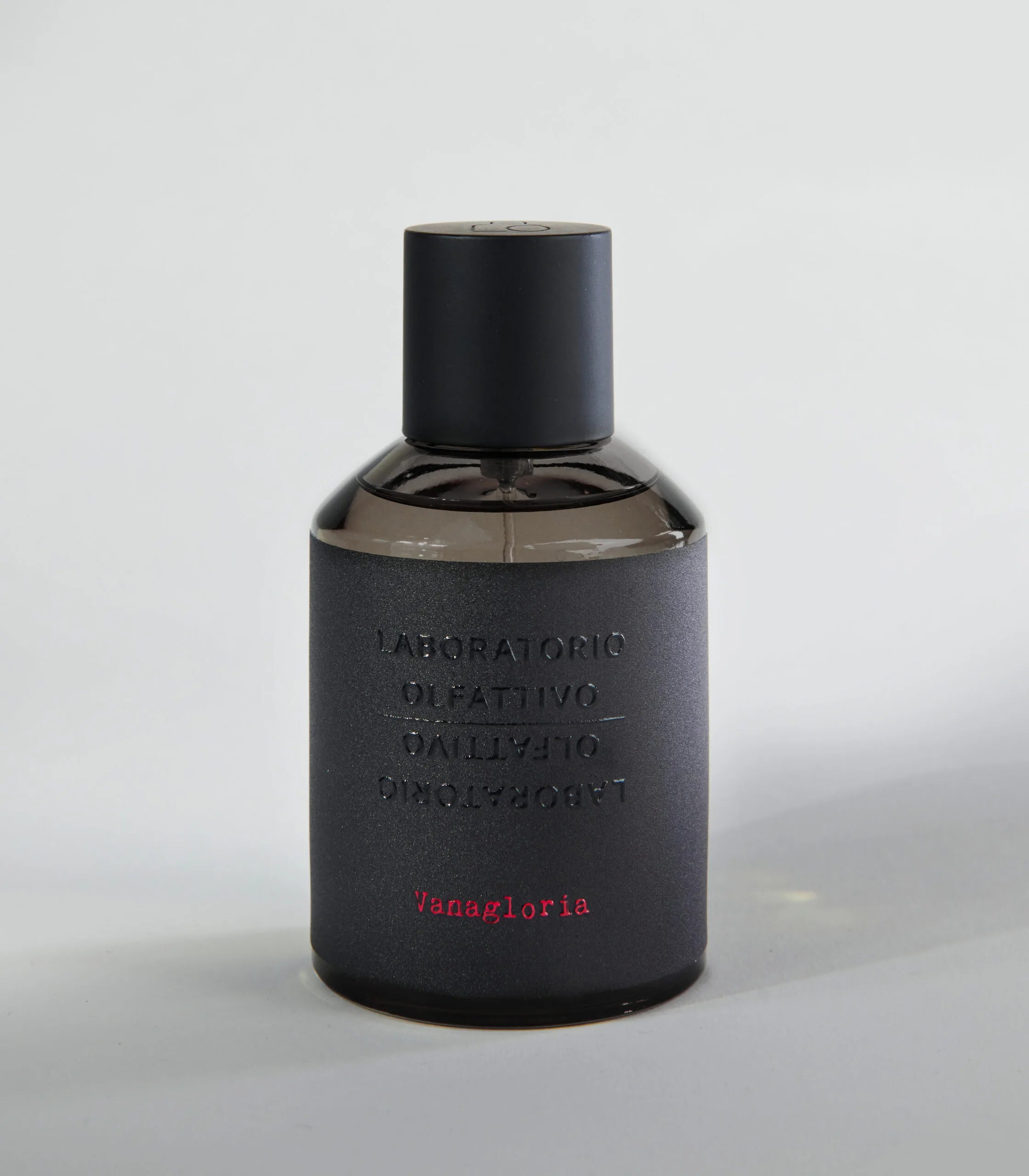 Flacone di profumo Vanagloria Laboratorio Olfattivo Parfum Intense, design minimale ed elegante | L'Atelier dei Profumi