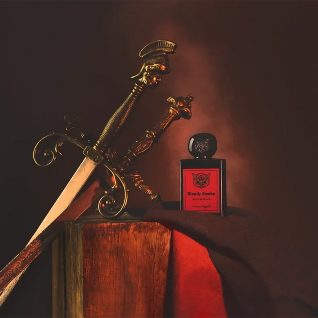 Dettaglio Del Profumo Lorenzo Pazzaglia Bloody Smoke Extrait De Parfum 50 Ml Con Piramide Olfattiva Fumosa E Speziata.