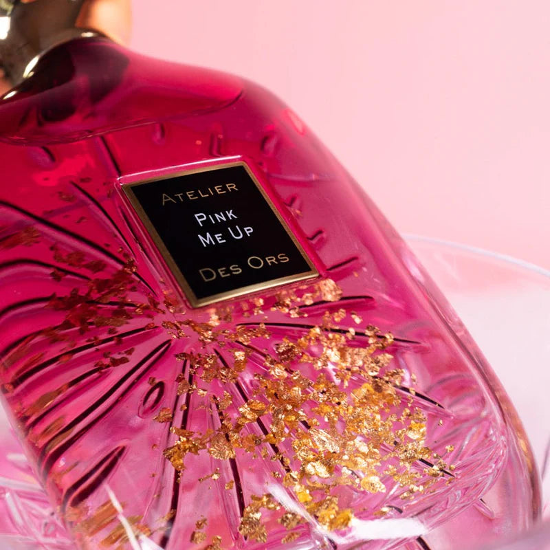 Dettaglio foglie d'oro 24k nel profumo rosa Pink Me Up - Boutique Teramo
