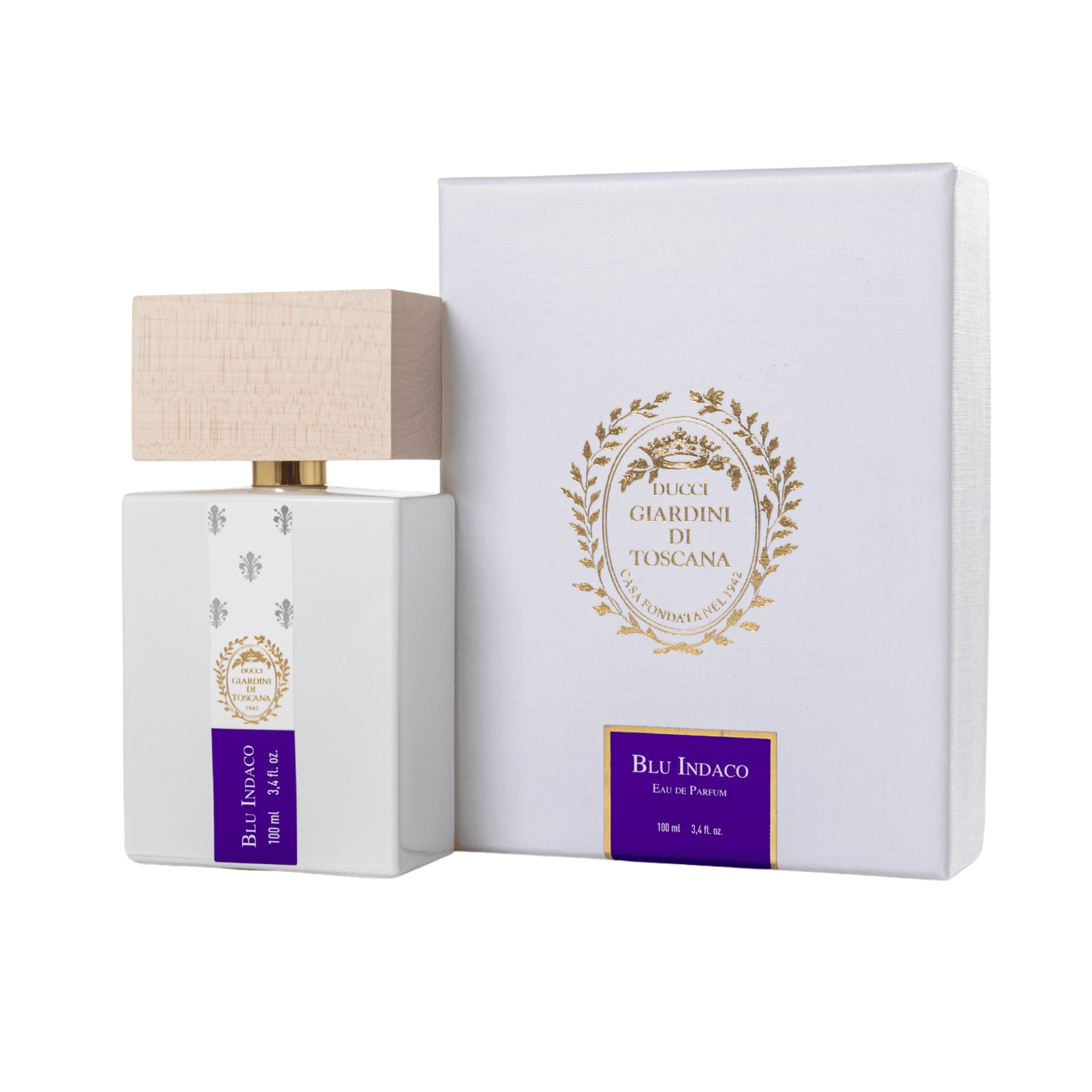 Il flacone di Blu Indaco Giardini di Toscana Eau de Parfum posizionato accanto alla sua scatola / confezione ufficiale da esposizione. | L'Atelier Dei Profumi