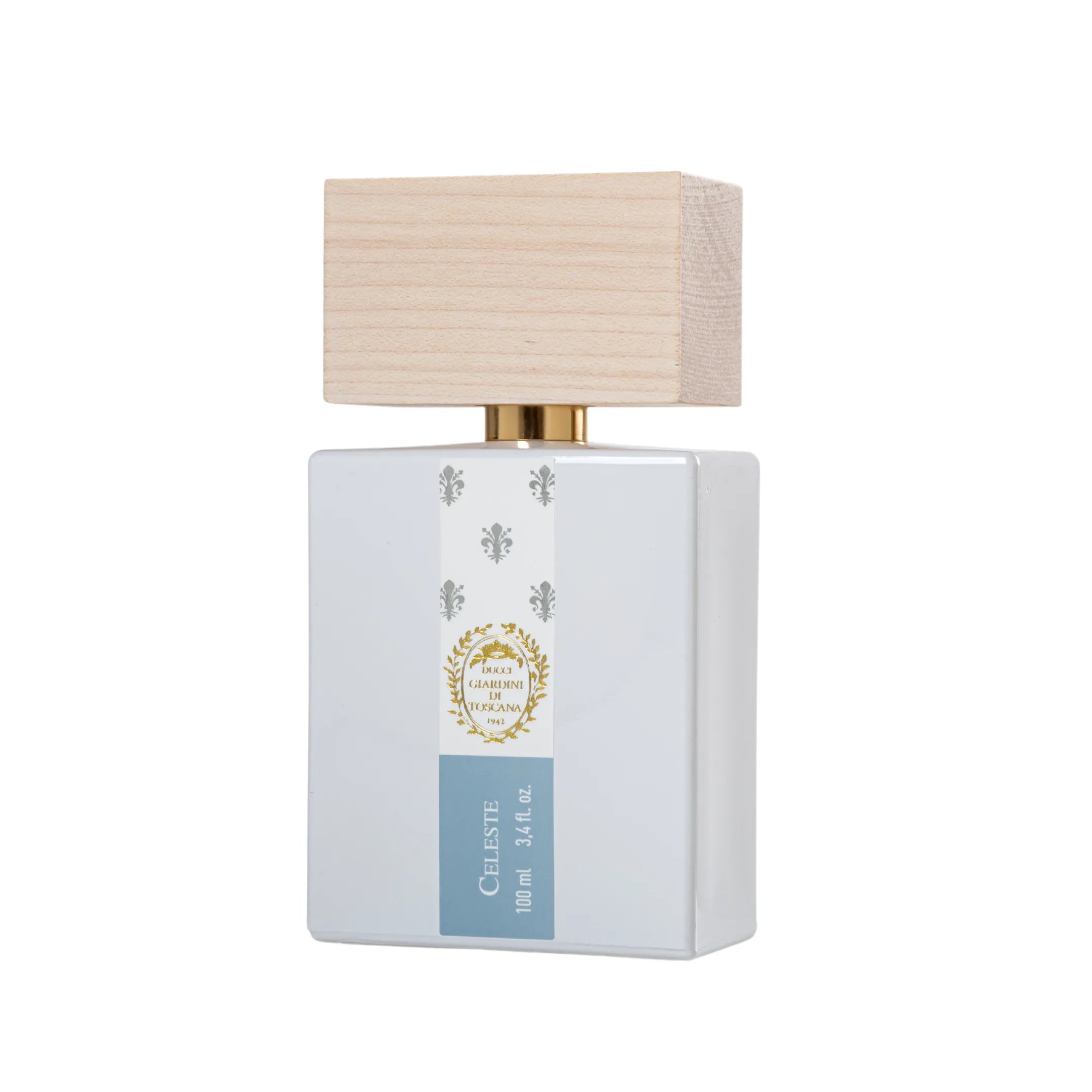 Dettaglio del profumo di nicchia Celeste di Giardini di Toscana con flacone e scatola di packaging elegante, vista da un'altra angolazione. | L'Atelier Dei Profumi
