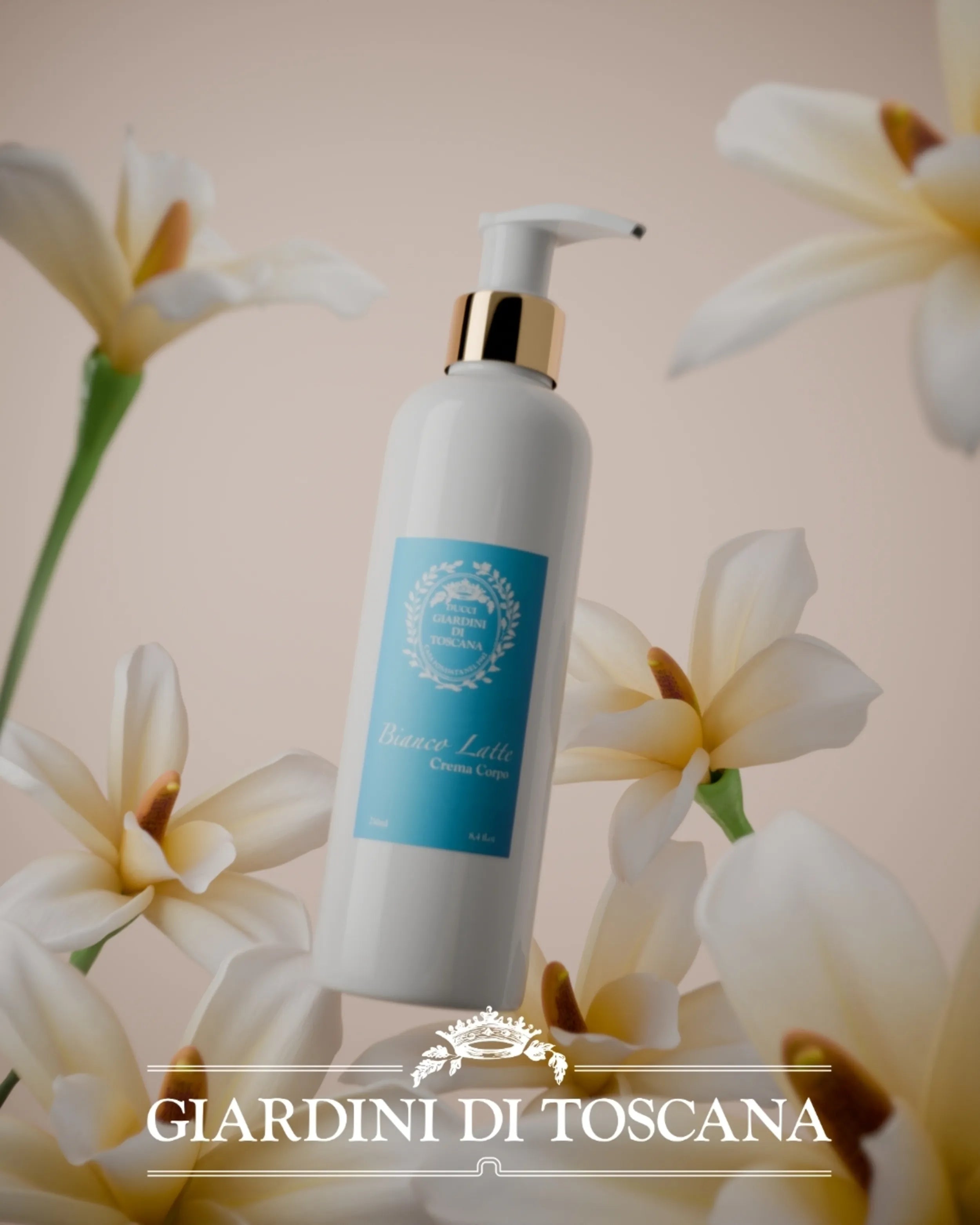 Inquadratura ravvicinata della texture ricca e setosa della crema corpo Bianco Latte | L'Atelier dei Profumi