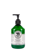 PARCO 1923 | Crema Nutriente Corpo/Mani Texture ricca ma a rapido assorbimento, arricchita con attivi vegetali per una pelle vellutata e rigenerata. L'essenza del Parco Nazionale sempre con te. L'Atelier dei Profumi | Rivenditore Autorizzato acquista in boutique a Teramo o online.