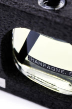 Dettaglio ravvicinato del diffusore Champagne SVP, note effervescenti e luminose | L'Atelier dei Profumi