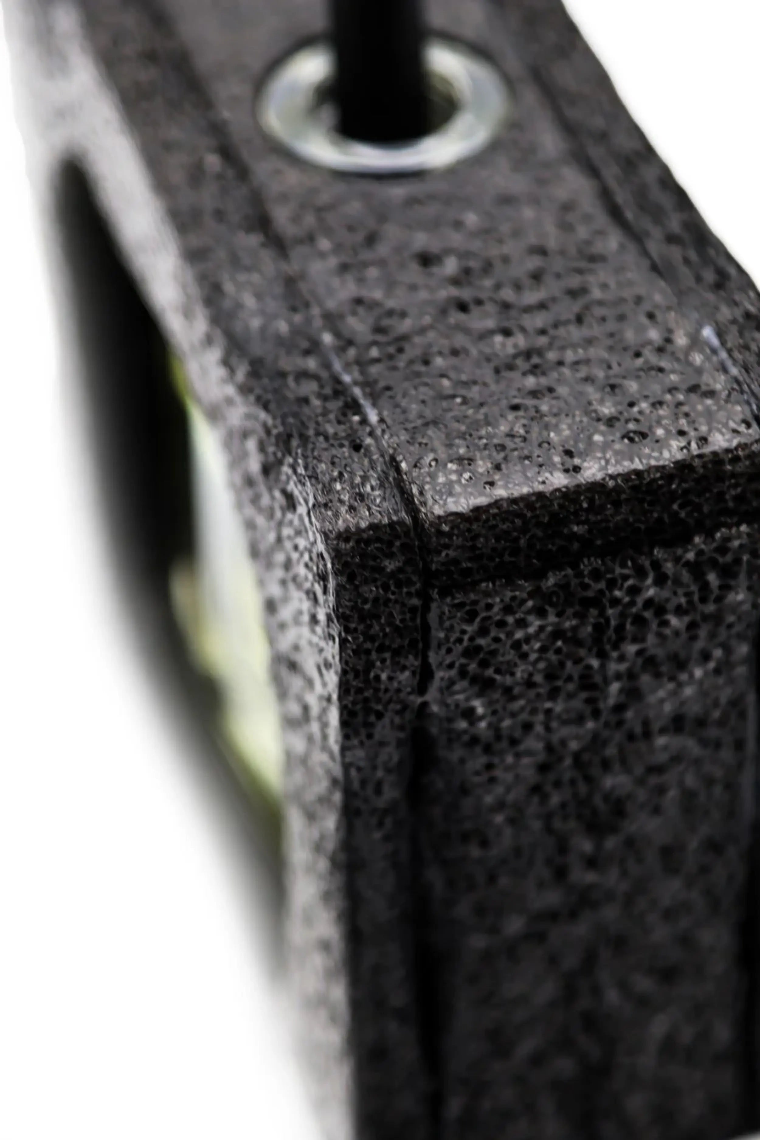 Dettaglio ravvicinato del diffusore Idillio Verde, note verdi e fresche per l'ambiente | L'Atelier dei Profumi