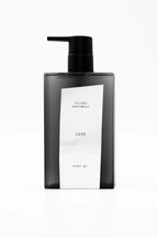 Vista frontale dello Shower Gel LAVS di Filippo Sorcinelli, bagnoschiuma rituale | L'Atelier dei Profumi