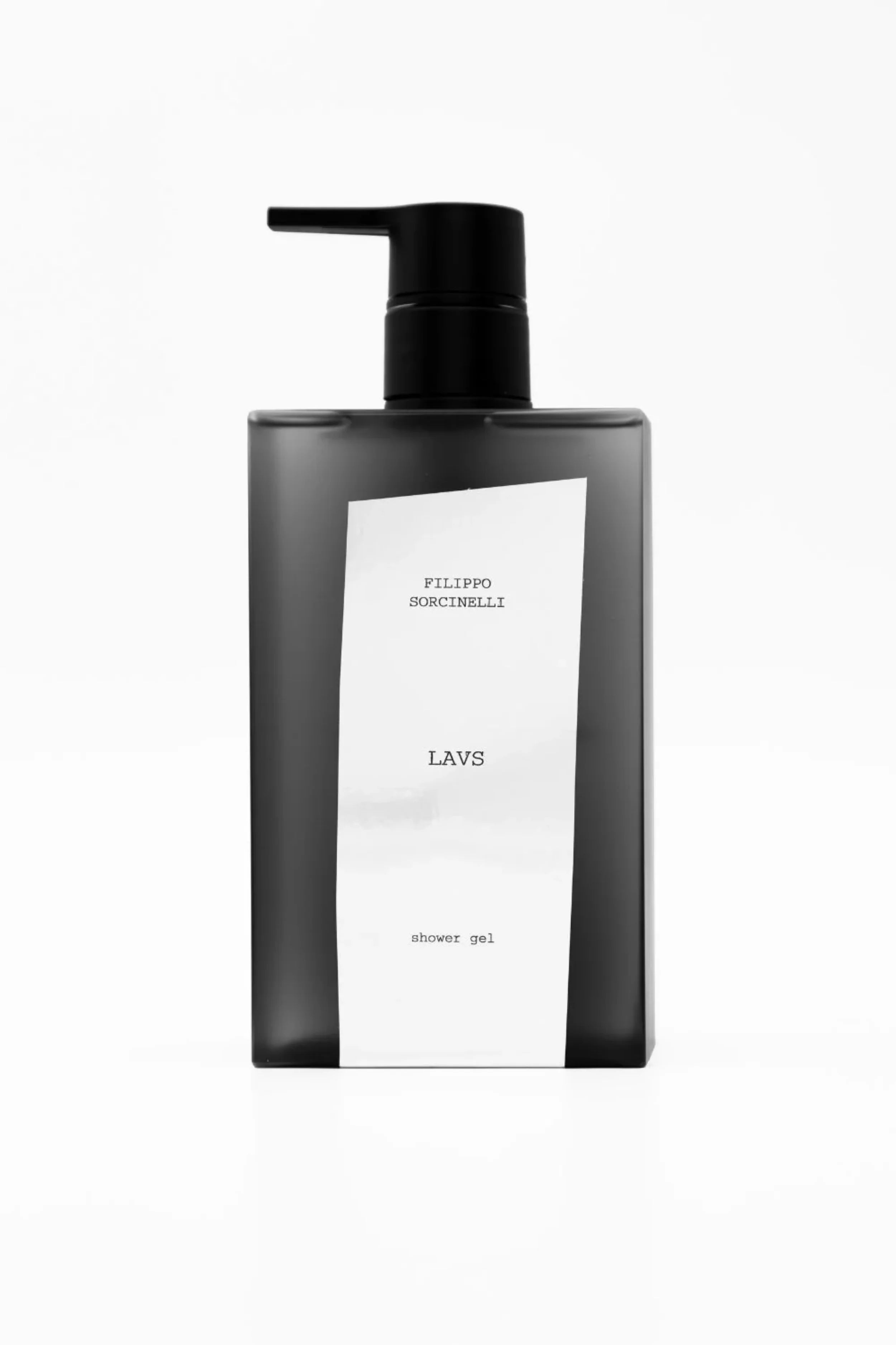 Vista frontale dello Shower Gel LAVS di Filippo Sorcinelli, bagnoschiuma rituale | L'Atelier dei Profumi