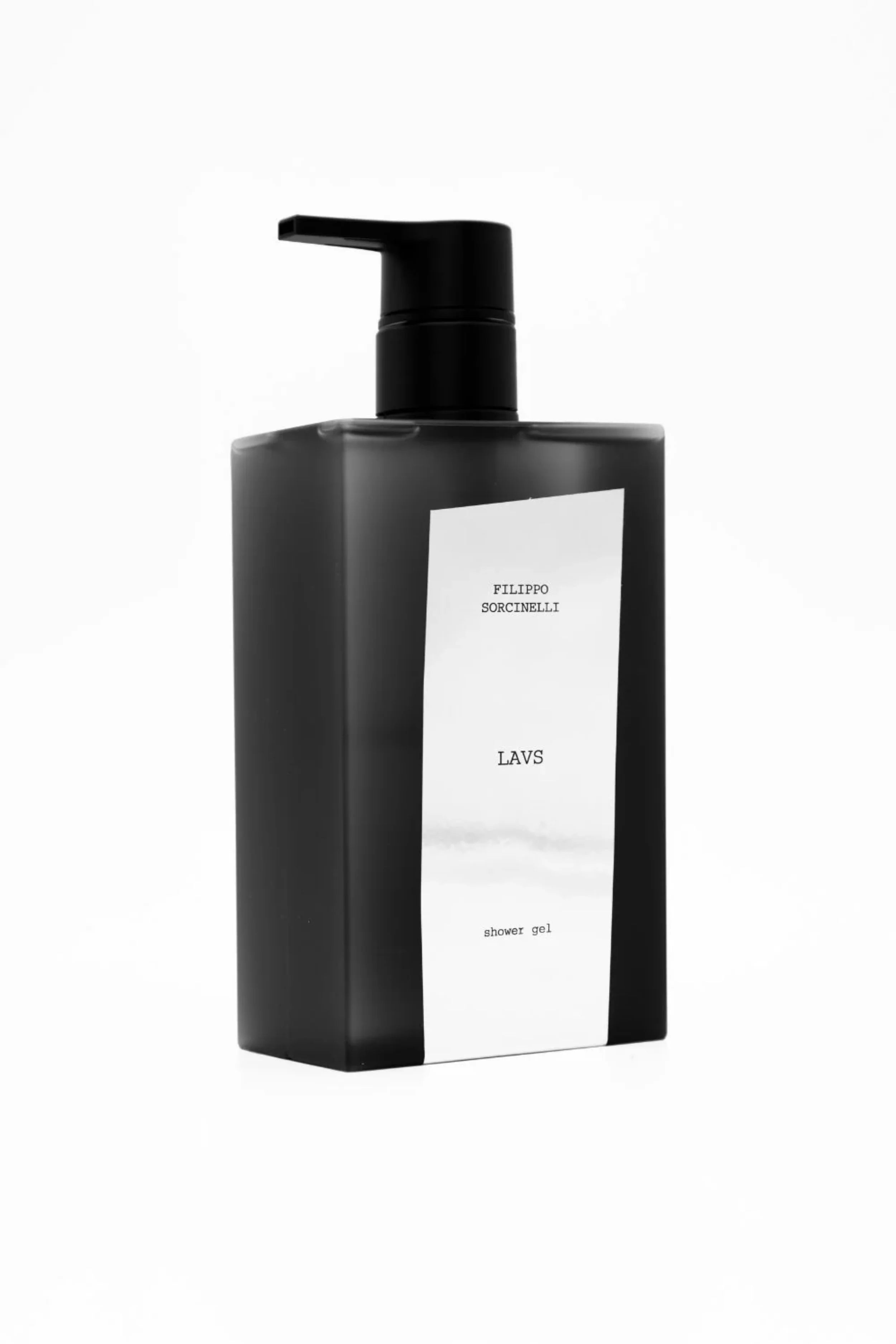 Inquadratura laterale del flacone LAVS Shower Gel di Filippo Sorcinelli | L'Atelier dei Profumi