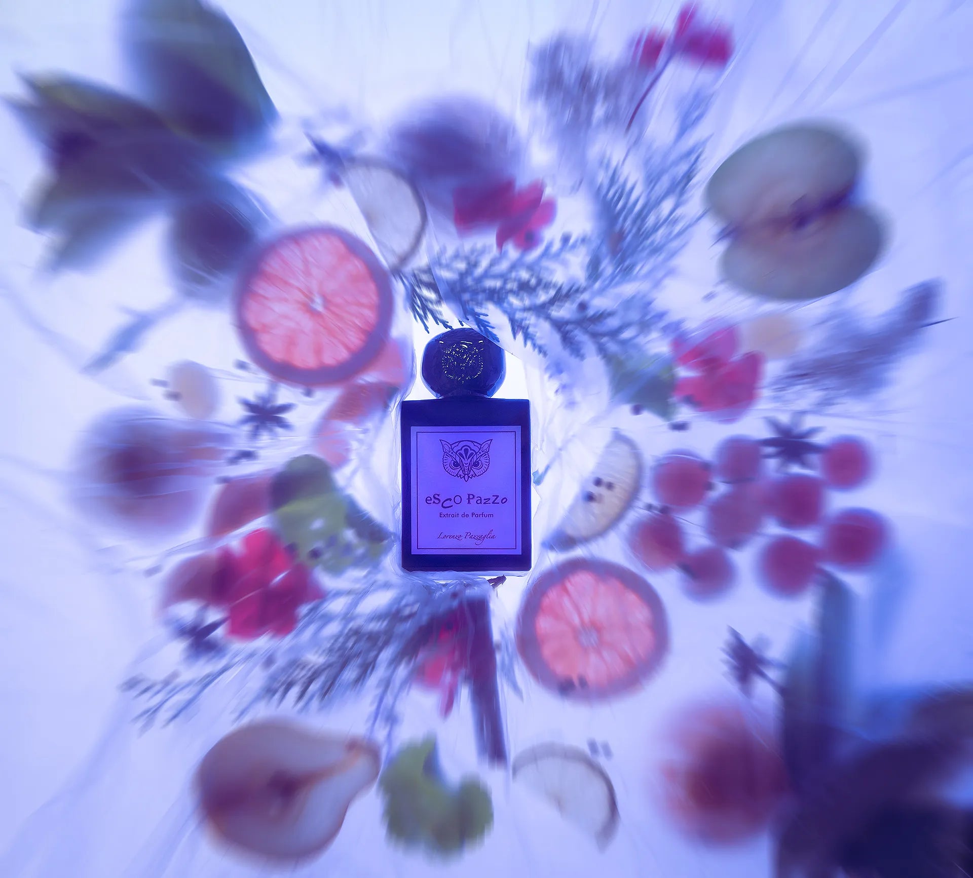 Lorenzo Pazzaglia Esco Pazzo: scatto artistico della fragranza fougère - Boutique L'Atelier dei Profumi Teramo