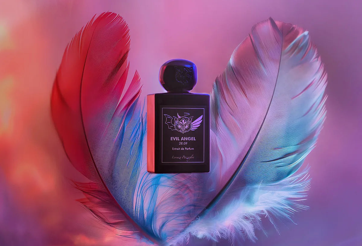 Lorenzo Pazzaglia Evil Angel: scatto artistico ambientato per l'Extrait de Parfum ribelle - L'Atelier dei Profumi Teramo