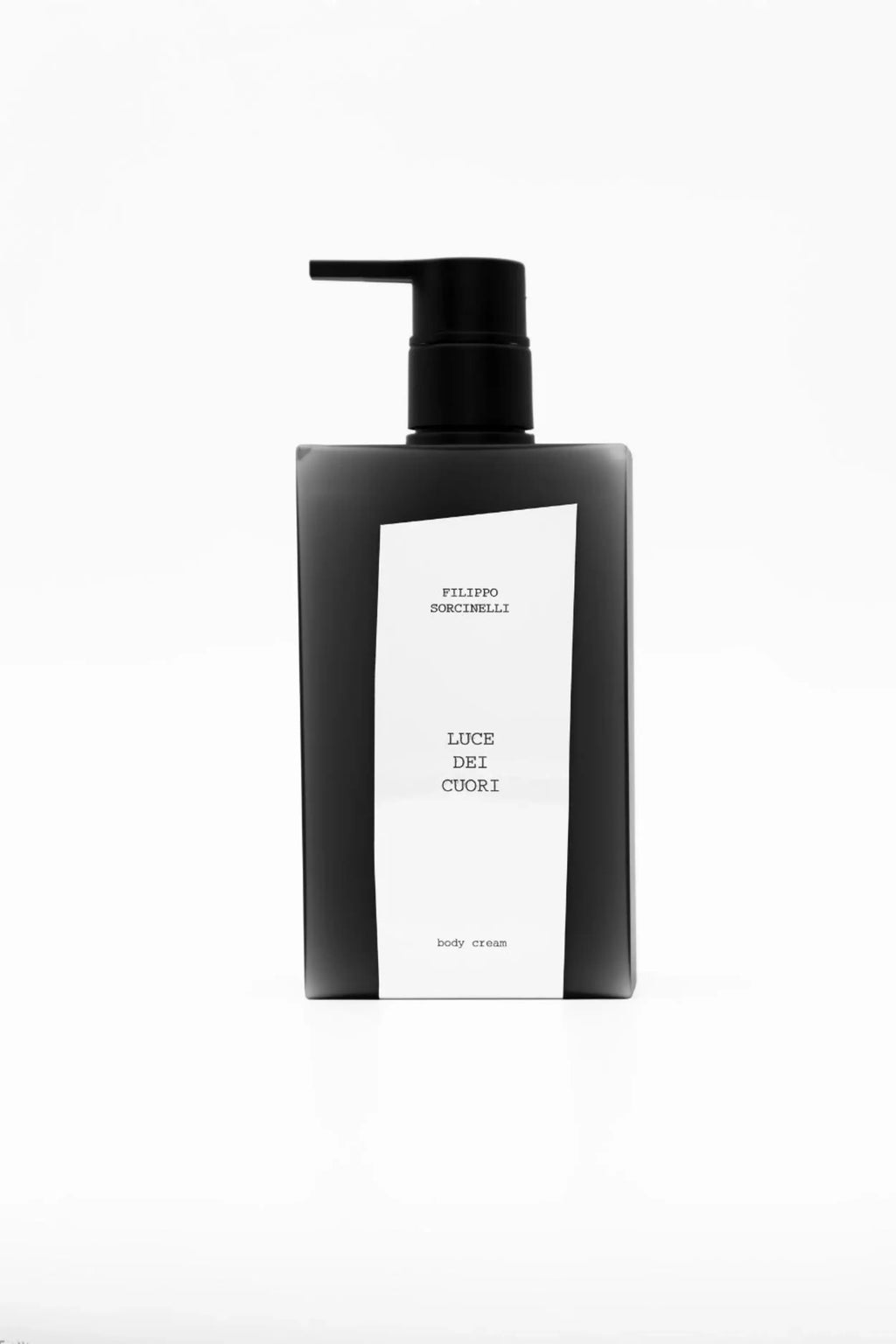 Vista frontale della lussuosa Body Cream Luce dei Cuori di Filippo Sorcinelli, idratazione solare | L'Atelier dei Profumi"