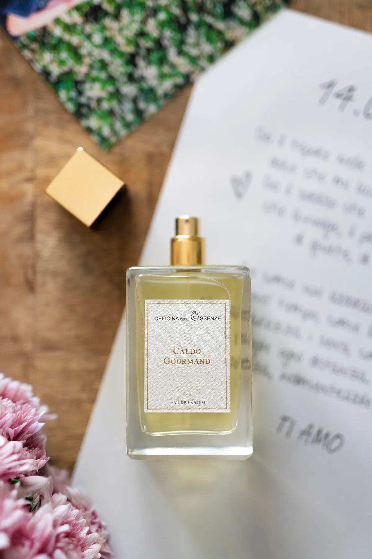 Profumo Caldo Gourmand Officina delle Essenze, fragranza artistica alla vaniglia e caramello. Acquista in boutique a Teramo o online.