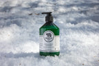 Protezione contro il gelo. ❄️ Una barriera naturale che nutre in profondità, ideale quando il freddo si fa sentire. La Crema Nutriente PARCO 1923 protegge mani e corpo con la forza botanica della montagna. acquista in boutique a Teramo o online.
