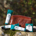 Travel Kit Parco 1923 ambientato tra i muschi del Parco Nazionale - Rivenditore Autorizzato - Spedizione gratuita e campioncini.