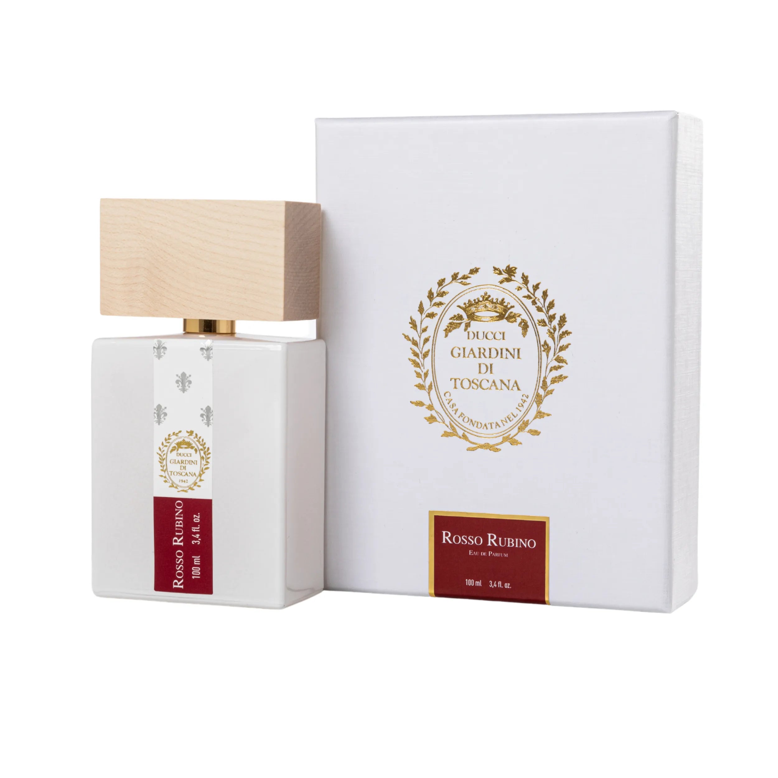 Il flacone di Rosso Rubino Giardini di Toscana Eau de Parfum posizionato accanto alla sua scatola / confezione ufficiale da esposizione. | L'Atelier Dei Profumi