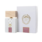 Il flacone di Shabby Chic Giardini di Toscana Eau de Parfum posizionato accanto alla sua scatola / confezione ufficiale da esposizione. | L'Atelier Dei Profumi