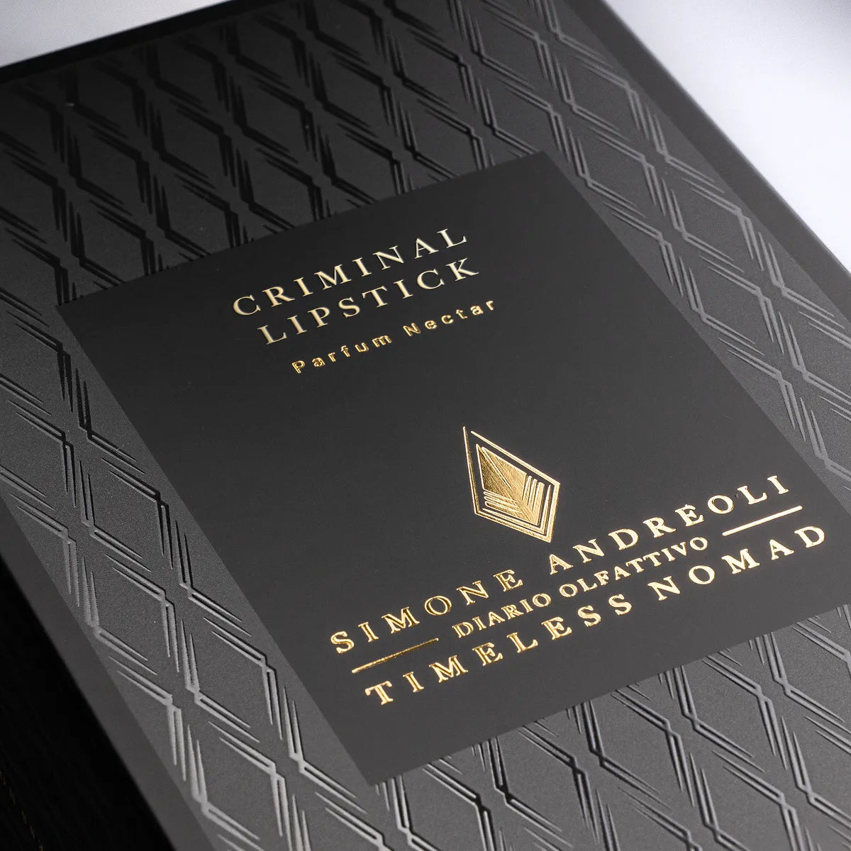 Dettaglio profumo Criminal Lipstick Simone Andreoli: Extrait de Parfum di lusso - Boutique Teramo
