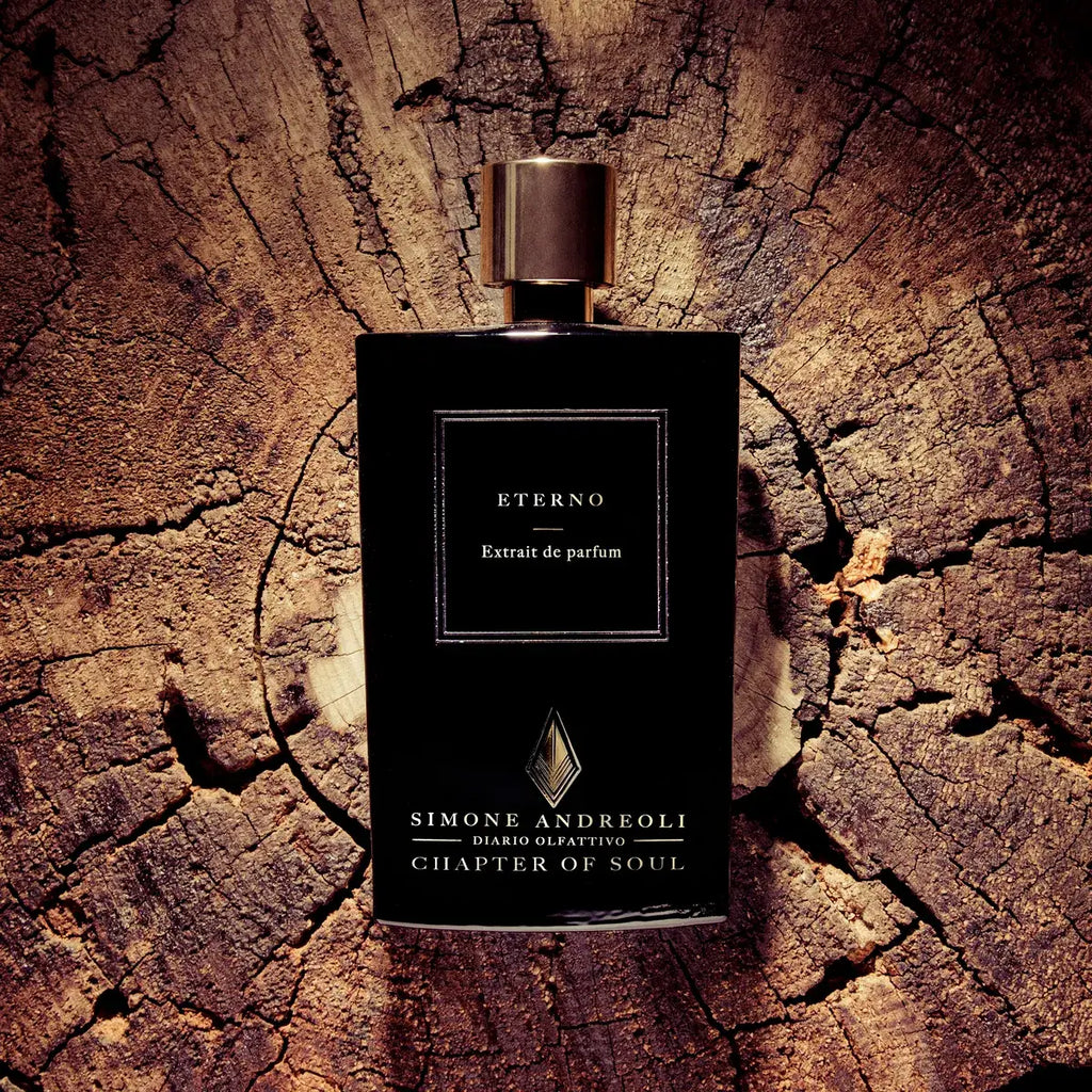Dettaglio artistico Eterno di Simone Andreoli: un Extrait de Parfum caldo e avvolgente - L'Atelier dei Profumi
