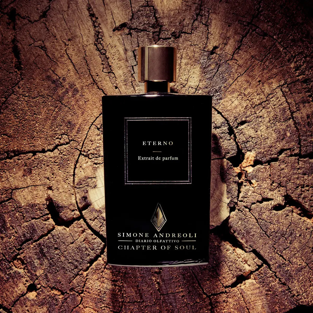 Dettaglio artistico Eterno di Simone Andreoli: un Extrait de Parfum caldo e avvolgente - L'Atelier dei Profumi