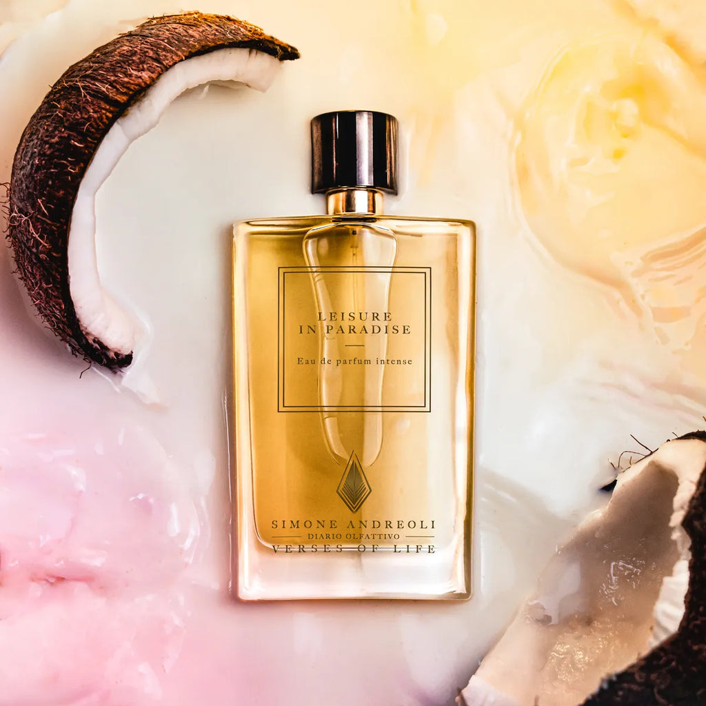 Dettaglio artistico Leisure in Paradise di Simone Andreoli: fragranza gourmand solare - L'Atelier dei Profum