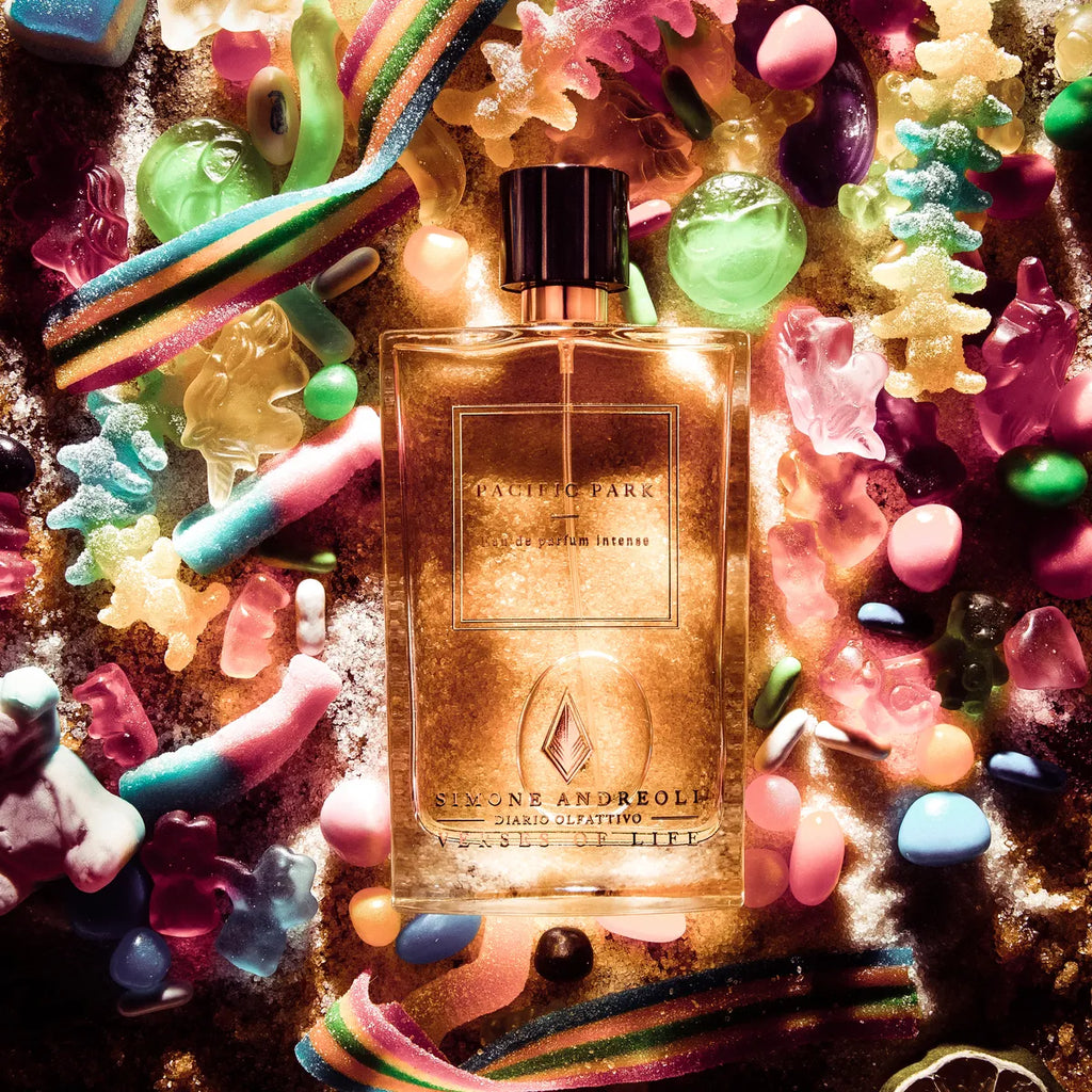 Dettaglio artistico Pacific Park di Simone Andreoli: fragranza gourmand e giocosa - L'Atelier dei Profumi