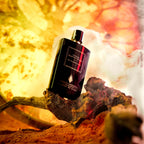 Dettaglio artistico Smoke of Desert di Simone Andreoli: un profumo spirituale - L'Atelier dei Profumi